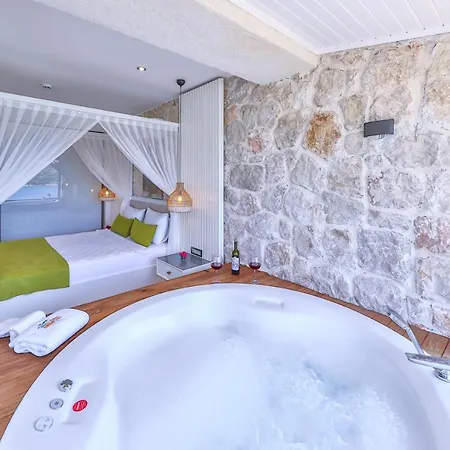 Jasmine Otel